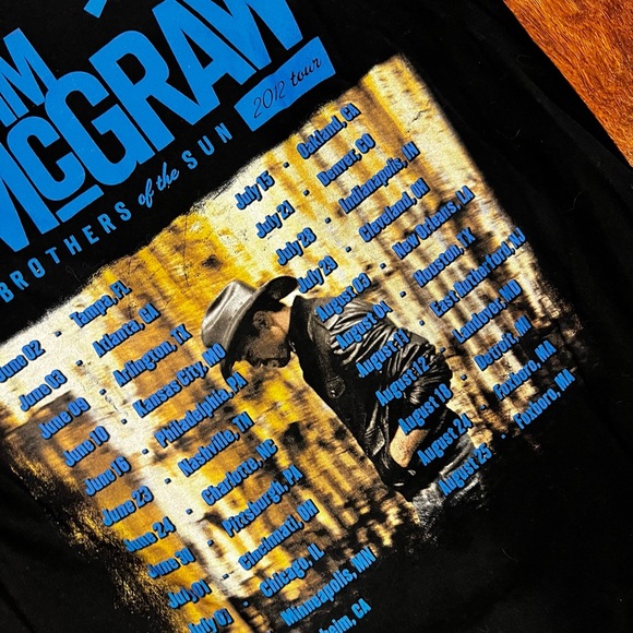 Tim McGraw concert t-shirt 2012 Brother of the Sun Tour size medium - Picture 3 of 7